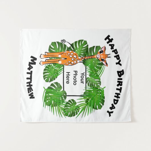 かわいい誕生日サファリのキリン  | 熱帯の森 タペストリー (正面(横))