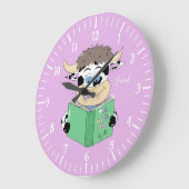 かわいい読マンガの牛女の子部屋の壁時計 ラージ壁時計 (傾斜)