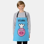 かわいい豚シェフ漫画の小さなキッチンエプロン子供へ エプロン (着用した状態)