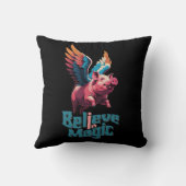 かわいい豚(羽カラフル付) |信じ魔法 クッション (裏面)