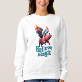 かわいい豚(羽カラフル付) |信じ魔法 スウェットシャツ (正面)