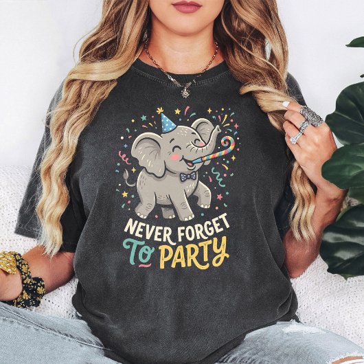 かわいい象のパーティーお祝い Tシャツ