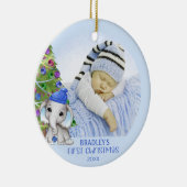 かわいい象の男の赤ちゃん初めてのクリスマスフォトブルー セラミックオーナメント (右)