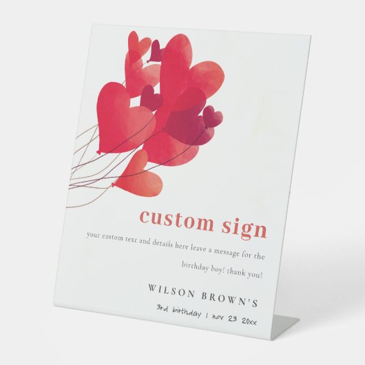 かわいい赤いハートバルーン誕生日カスタムパーティー 台座サイン (正面)