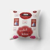 かわいい赤い口紅のクッション クッション (裏面)