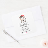 かわいい赤い帽子のキャンドルの幸せ牛 スクエアシール (封筒)