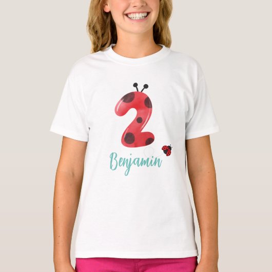 かわいい赤い水玉模様ラディバグ2nd誕生日パーティー名 tシャツ (正面)