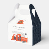 かわいい赤い消防車エンジンキッズ任意の年齢誕生日 フェイバーボックス (裏面サイド)