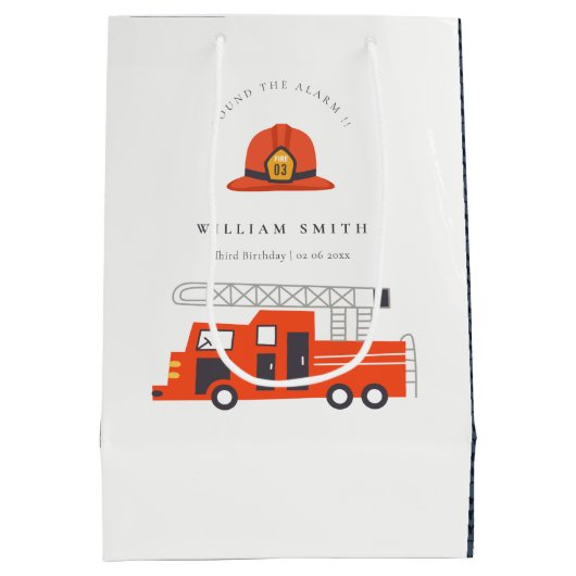 かわいい赤い消防車エンジンキッズ任意の年齢誕生日 ミディアムペーパーバッグ (裏面)