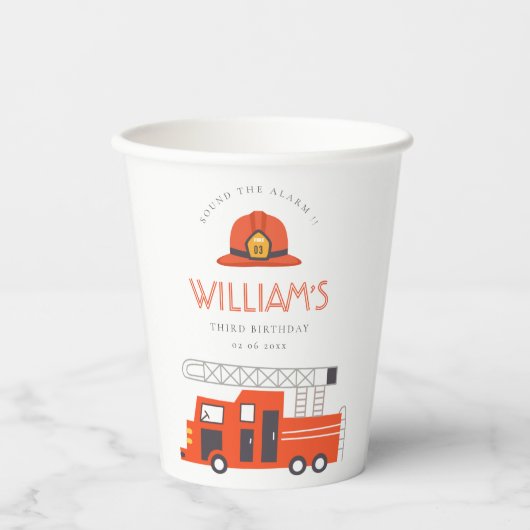 かわいい赤い消防車エンジンキッズ任意の年齢誕生日 紙コップ (正面)