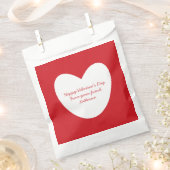 かわいい赤い白ハートバレンタインデー教室 フェイバーバッグ (クリップ留めされた状態)