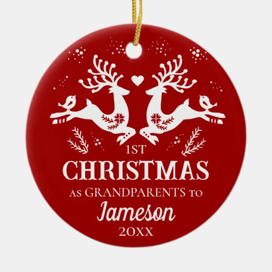 かわいい赤い白初めてのクリスマス祖父母の鹿 セラミックオーナメント (正面)
