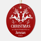 かわいい赤い白初めてのクリスマス祖父母の鹿 セラミックオーナメント (左)