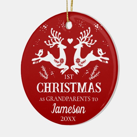 かわいい赤い白初めてのクリスマス祖父母の鹿 セラミックオーナメント (左)