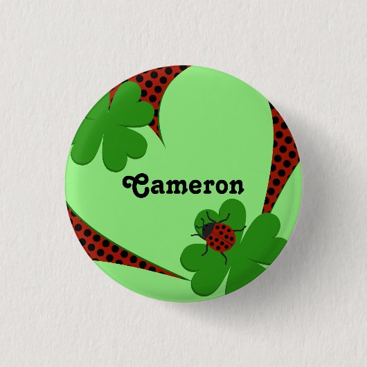 かわいい赤い緑のラディバグクローバーリーフ名 缶バッジ (正面)