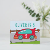 かわいい赤い車の少年の誕生日パーティー インビテーションポストカード (スタンド正面)