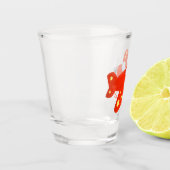 かわいい赤い飛行機飛んでいる漫画イラストレーション ショットグラス (左)
