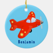 かわいい赤い飛行機飛んでいる漫画イラストレーション セラミックオーナメント (裏面)