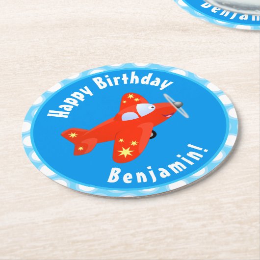 かわいい赤い飛行機飛んでいる漫画イラストレーション ラウンドペーパーコースター (アングル)