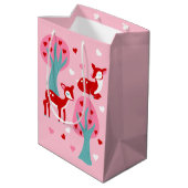 かわいい赤い鹿のバレンタインデーパーソナライズされた ミディアムペーパーバッグ (裏面アングル)