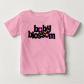 かわいい赤ちゃんの花が咲く紫色のデイジー ベビーTシャツ (正面)