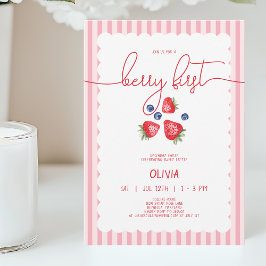 かわいい赤ちゃんガールベリー最初の1歳の誕生日パーティー 招待状