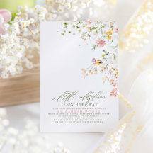 かわいい赤ちゃんシャワーが途中にある小さな野花