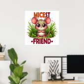 かわいい赤ちゃんネズミの漫画「Micest Friend」ユーモラスな駄洒落 ポスター (ホームオフィス)