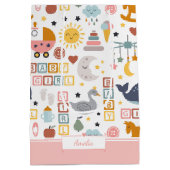 かわいい赤ちゃん女の子ピンクのパターン名ベビーシャワー ミディアムペーパーバッグ (裏面)