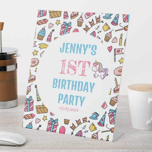 かわいい赤ちゃん女の子ユニコーン任意の年齢の誕生日パーティー 台座サイン (インサイチュ)