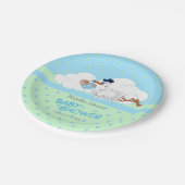 かわいい赤ちゃん男の子を運ぶコウテイペンギン ペーパープレート (アングル)