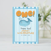 かわいい赤ちゃん青いクジラ 1歳 誕生日 ストライプ サンキューカード (スタンド正面)