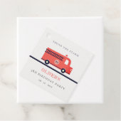 かわいい赤の海軍の消防車のエンジン任意の年齢誕生日 フェイバータグ (インサイチュ)