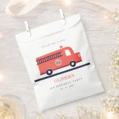 かわいい赤の海軍の消防車のエンジン任意の年齢誕生日 フェイバーバッグ (クリップ留めされた状態)