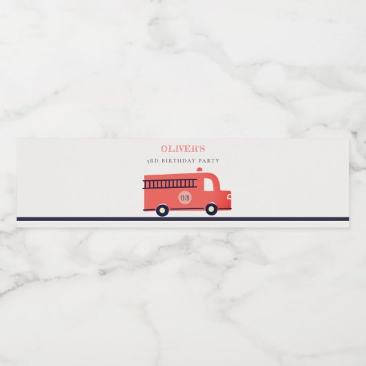 かわいい赤の海軍の消防車のエンジン任意の年齢誕生日 ペットボトルラベル (シングルラベル)