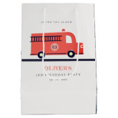 かわいい赤の海軍の消防車のエンジン任意の年齢誕生日 ミディアムペーパーバッグ (裏面)