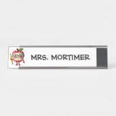 かわいい赤りんご保持イエローペンシル先生 デスクネームプレート (正面)