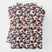 かわいい赤サッカーボールのスポーツパターン ラッピングペーパーシート (インサイチュ)