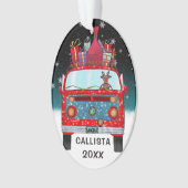 かわいい赤サンタバントナカイ犬の雪のクリスマス オーナメント (正面)