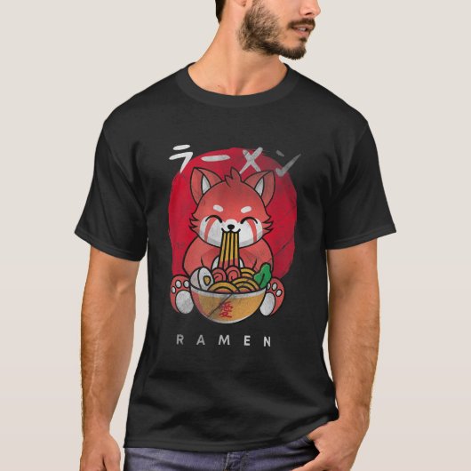 かわいい赤パンダ食べラーメン大好きラーメン Tシャツ (正面)