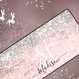 かわいい赤面フェイクピンク銀グリッターモノグラム デスクマット