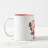 かわいい踊りの漫画のブタのマグ ツートーンマグカップ (左)