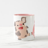 かわいい踊りの漫画のブタのマグ ツートーンマグカップ (中央)