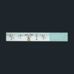 かわいい踊りトナカイ – Christmas ラップアラウンドラベル<br><div class="desc">氷のお洒落上によくはしゃぐ、キュートなクリスマスおもしろいトナカイ踊りのスケッチ。チャイコフスキーの「花のワルツ」が頭の中で曲がっているような愛と音楽で生み出されたトナカイのスマイルを願う。元々は白黒の手書きイラストレーションで、後にAdobe Illustratorで色を追加するためにリワークされた。他の製品でこのもしスケッチを表示するか、このデザインの新しいバリエーションを持ちたいかを教えて！</div>