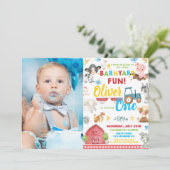 かわいい農園動物納屋周囲の庭1歳の誕生日ワンフォト 招待状 (スタンド正面)