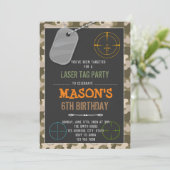 かわいい迷彩柄レーザーラベル誕生日の招待 招待状 (スタンド正面)