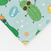 かわいい遊ピクルスのライトブルー フリースブランケット (角)