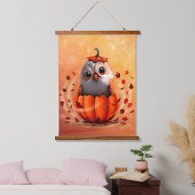 かわいい野生のフクロウたち : 秋の森