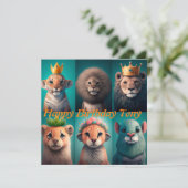 かわいい野生の動物が青い王冠を身に着けている (スタンド正面)