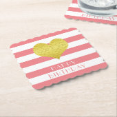 かわいい金ゴールドハートピンクストライプハッピーバースデー ペーパーコースター (アングル)